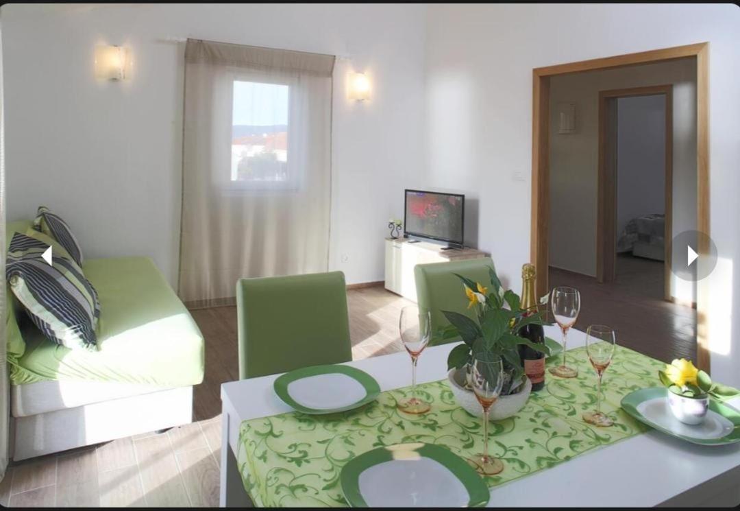 Apartman Zara Ražanj Exterior foto