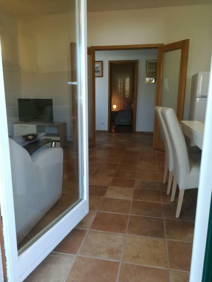 Apartman Zara Ražanj Exterior foto